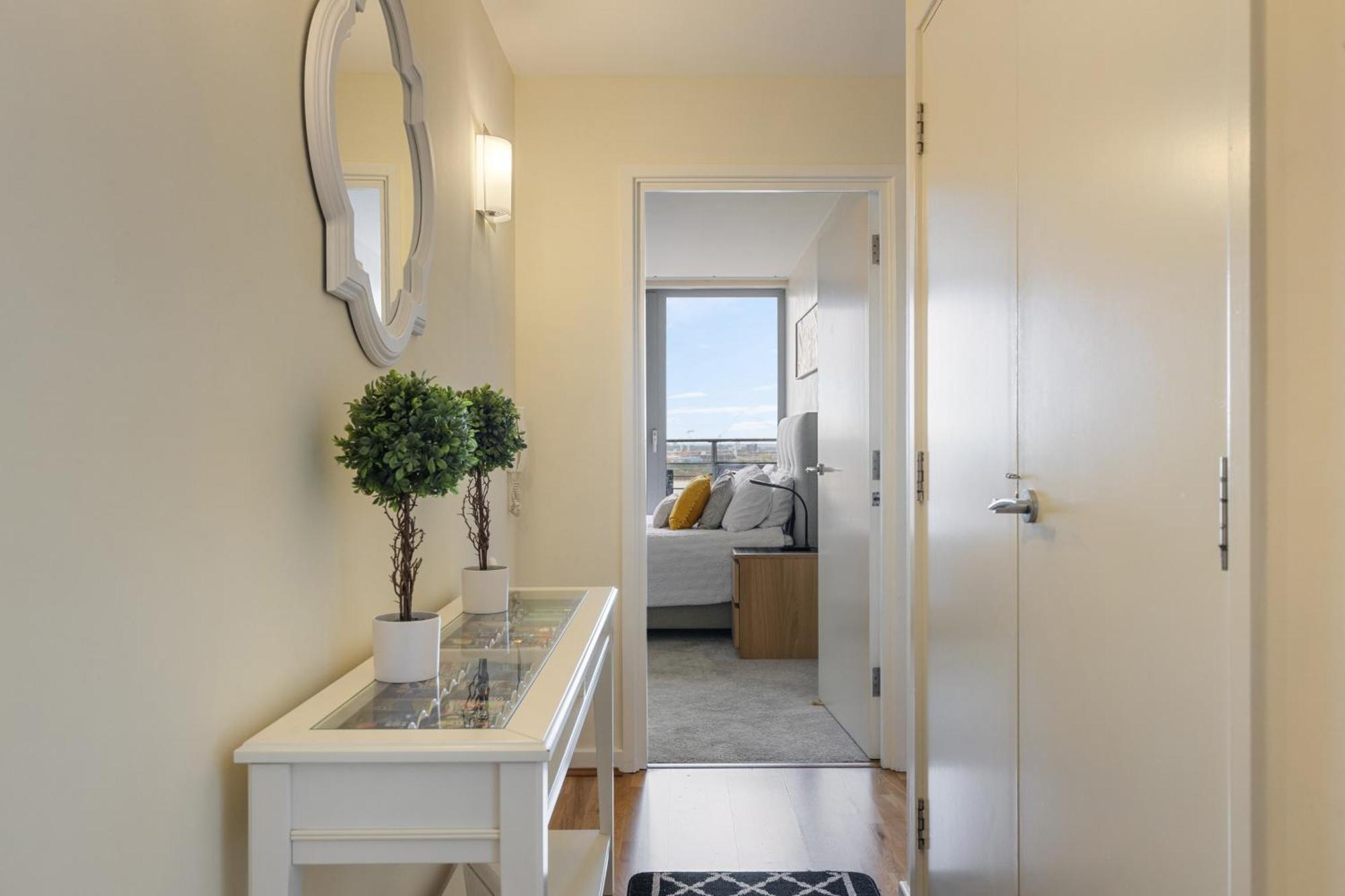 Stratford Skyview Apartment Londra Exterior foto