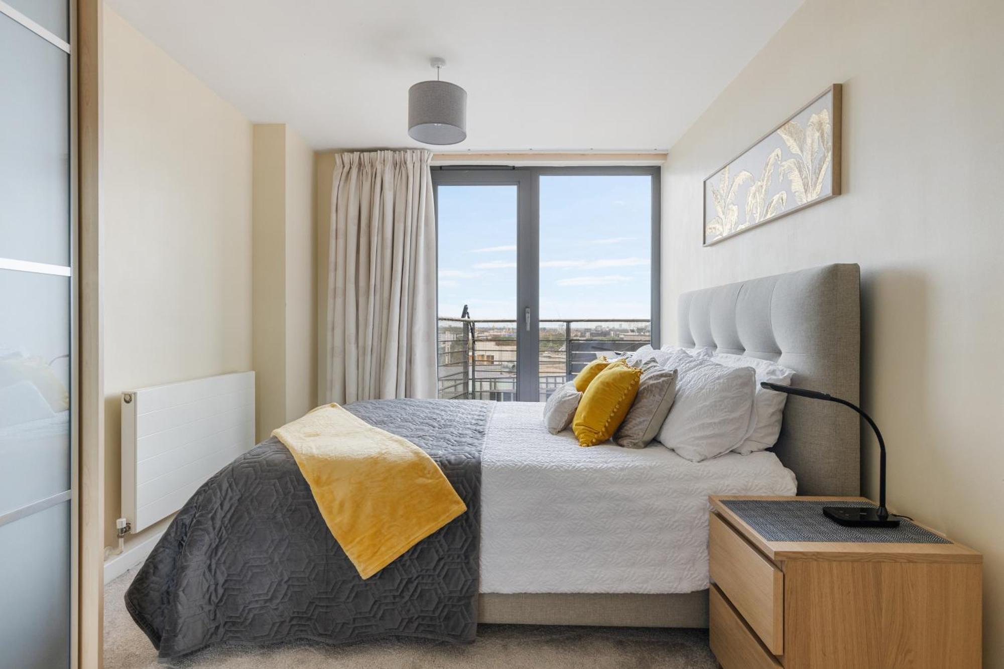 Stratford Skyview Apartment Londra Exterior foto