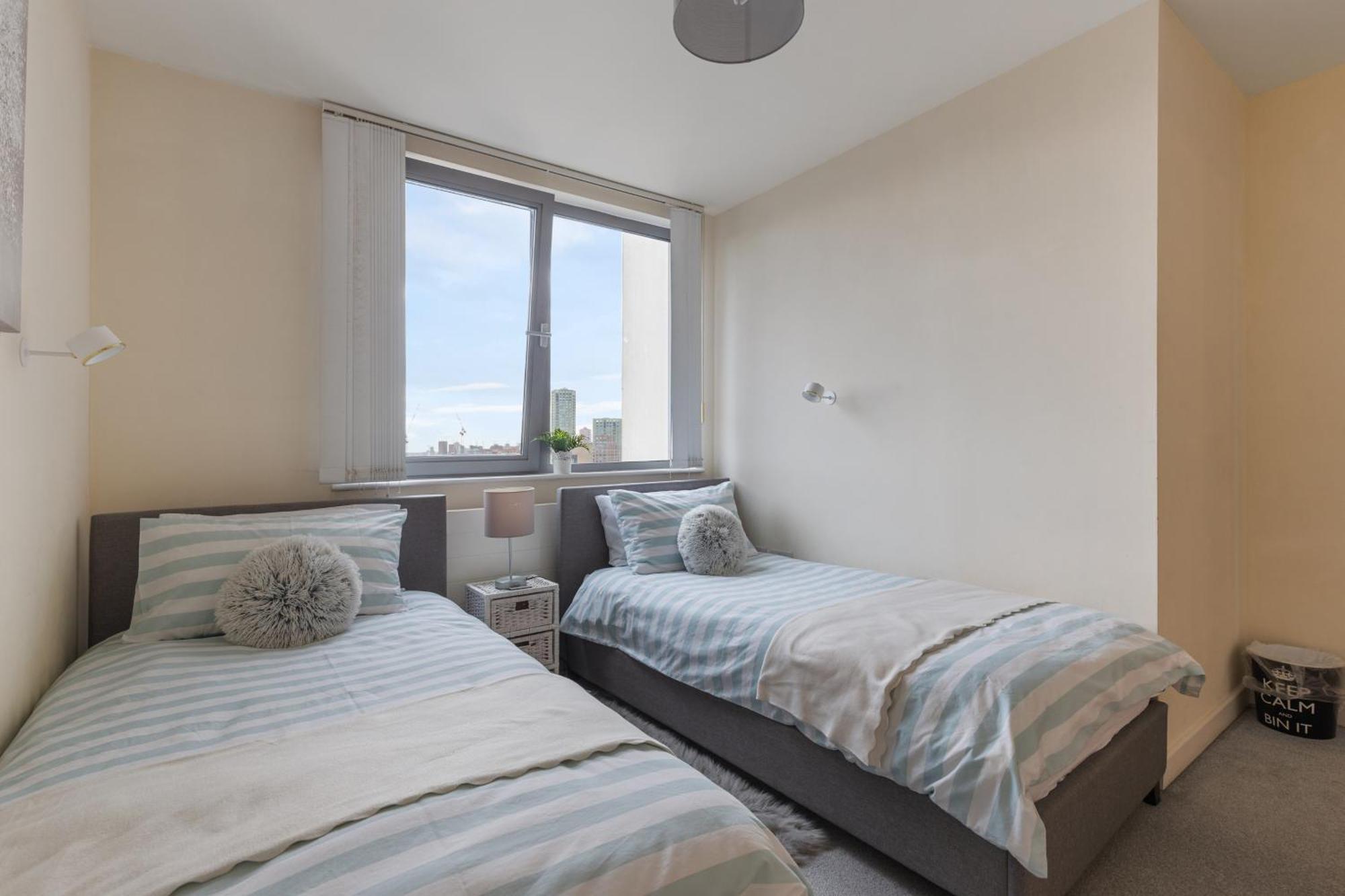 Stratford Skyview Apartment Londra Exterior foto